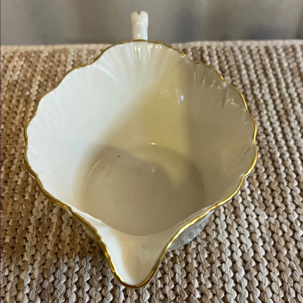 Lenox Gravy Boat Scalloped White Gold Trim 4.70”W 7.25” L 3”H